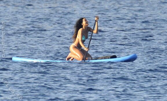 Rihanna  page leaked private photo uncensored HD quality