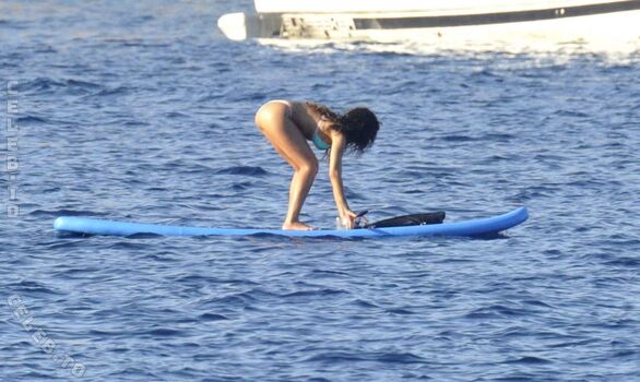 Rihanna  page leaked private photo uncensored HD quality