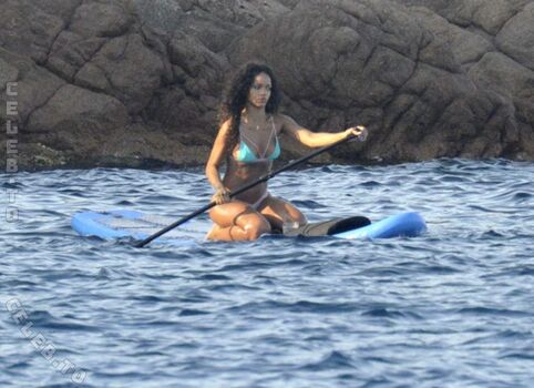 Rihanna  page leaked private photo uncensored HD quality