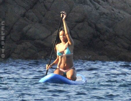 Rihanna  page leaked private photo uncensored HD quality