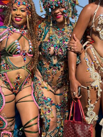 Rihanna  page leaked private photo uncensored HD quality