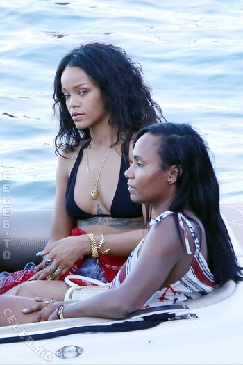 Rihanna  page leaked private photo uncensored HD quality