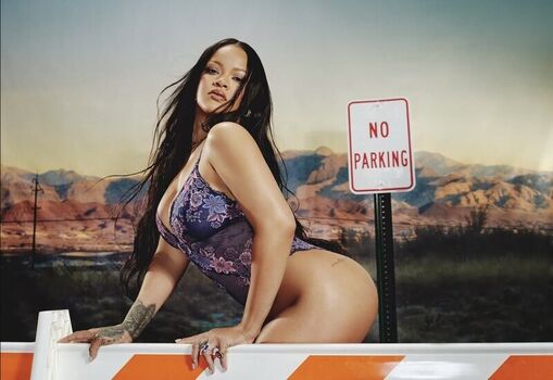 Rihanna  page leaked private photo uncensored HD quality
