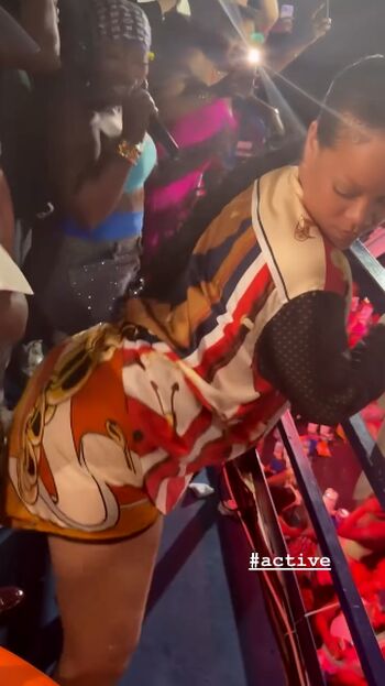 Rihanna  page leaked private photo uncensored HD quality