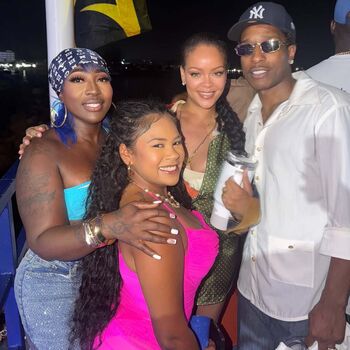 Rihanna  page leaked private photo uncensored HD quality