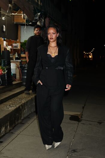 Rihanna  page leaked private photo uncensored HD quality