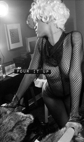 Rihanna  page leaked private photo uncensored HD quality