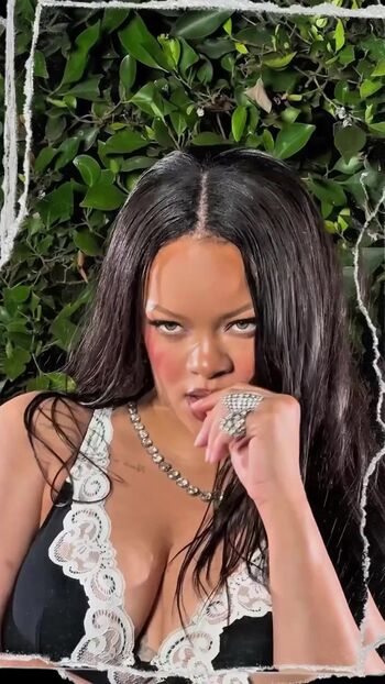 Rihanna  page leaked private photo uncensored HD quality