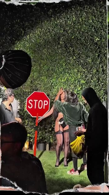 Rihanna  page leaked private photo uncensored HD quality