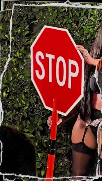 Rihanna  page leaked private photo uncensored HD quality