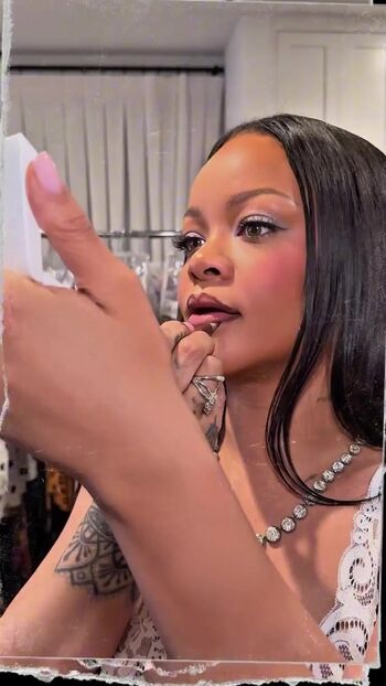 Rihanna  page leaked private photo uncensored HD quality