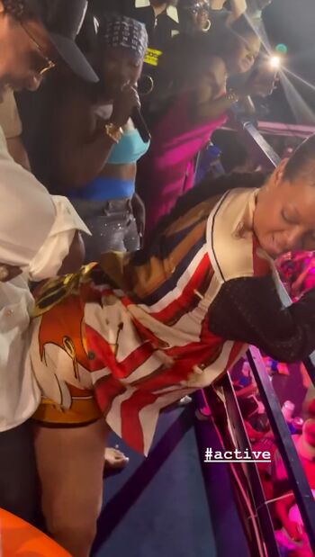 Rihanna  page leaked private photo uncensored HD quality