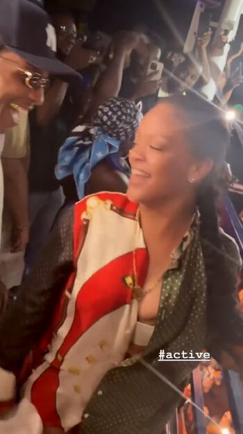 Rihanna  page leaked private photo uncensored HD quality