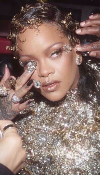 Rihanna  page leaked private photo uncensored HD quality