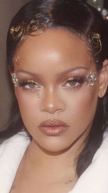 Rihanna  page leaked private photo uncensored HD quality