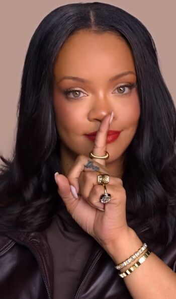 Rihanna  page leaked private photo uncensored HD quality