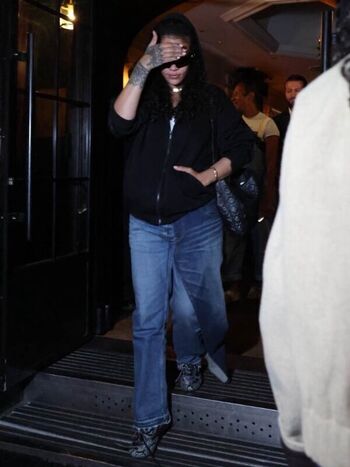Rihanna  page leaked private photo uncensored HD quality