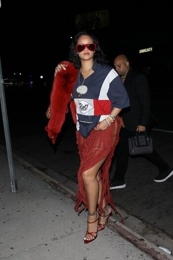Rihanna  page leaked private photo uncensored HD quality