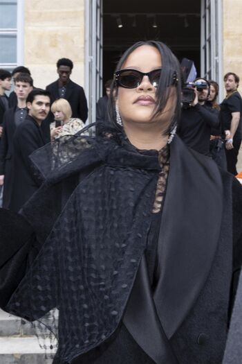 Rihanna  page leaked private photo uncensored HD quality