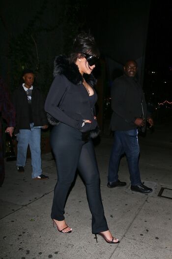 Rihanna  page leaked private photo uncensored HD quality