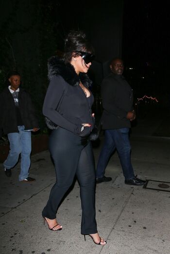 Rihanna  page leaked private photo uncensored HD quality