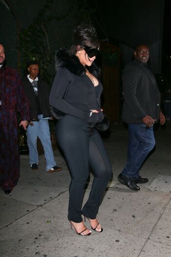 Rihanna  page leaked private photo uncensored HD quality