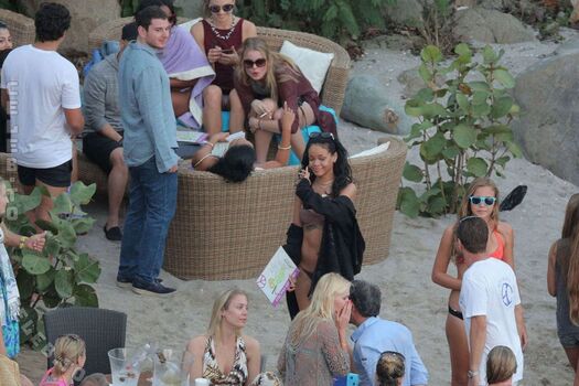 Rihanna leaked private photo uncensored HD quality
