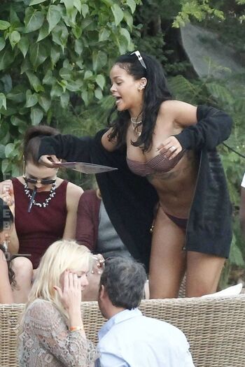 Rihanna leaked private photo uncensored HD quality