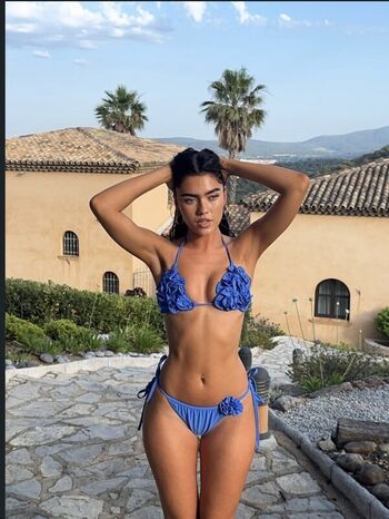 Roxanarosuu page leaked private photo uncensored HD quality