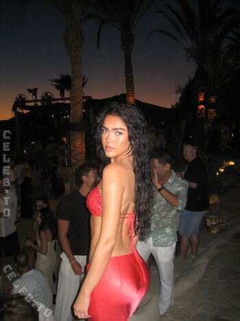 Roxanarosuu page leaked private photo uncensored HD quality