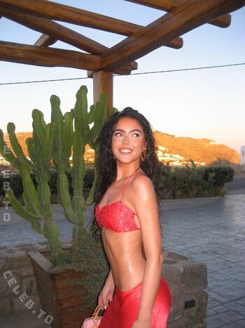 Roxanarosuu page leaked private photo uncensored HD quality