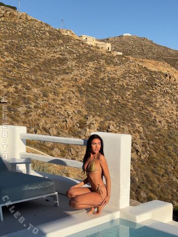Roxanarosuu page leaked private photo uncensored HD quality