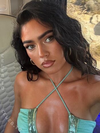 Roxanarosuu page leaked private photo uncensored HD quality
