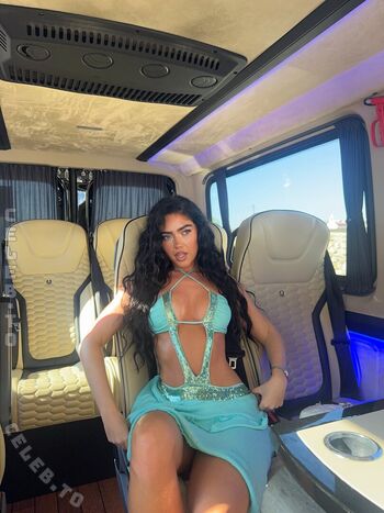 Roxanarosuu page leaked private photo uncensored HD quality