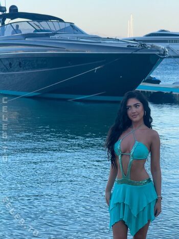 Roxanarosuu page leaked private photo uncensored HD quality