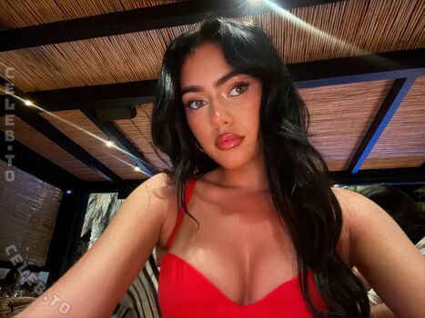 Roxanarosuu page leaked private photo uncensored HD quality