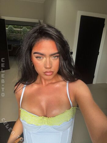 Roxanarosuu page leaked private photo uncensored HD quality