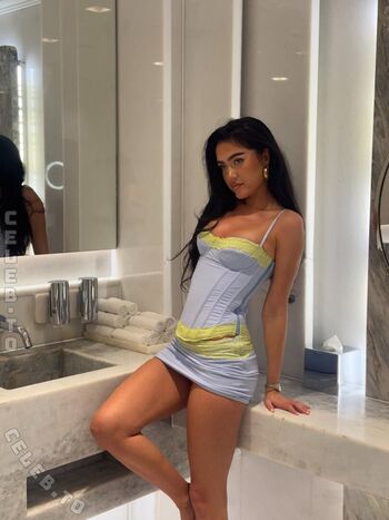Roxanarosuu page leaked private photo uncensored HD quality