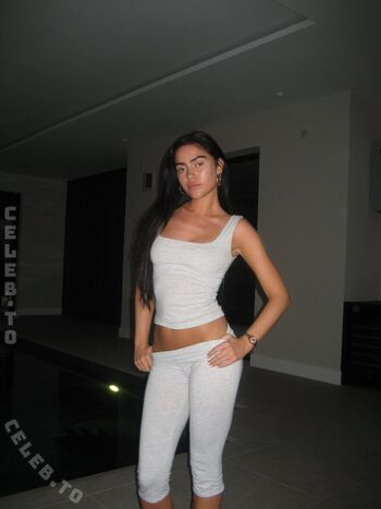 Roxanarosuu page leaked private photo uncensored HD quality