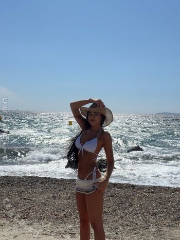 Roxanarosuu page leaked private photo uncensored HD quality