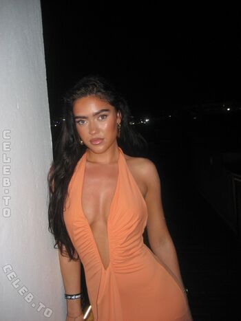 Roxanarosuu page leaked private photo uncensored HD quality