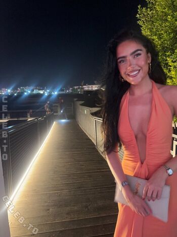Roxanarosuu page leaked private photo uncensored HD quality
