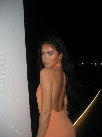 Roxanarosuu page leaked private photo uncensored HD quality