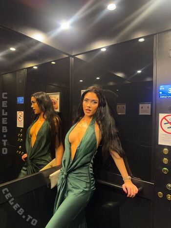 Roxanarosuu page leaked private photo uncensored HD quality