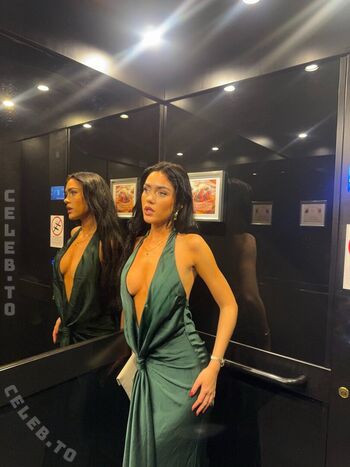 Roxanarosuu page leaked private photo uncensored HD quality