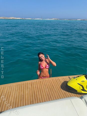 Roxanarosuu page leaked private photo uncensored HD quality