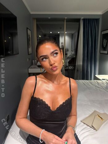 Roxanarosuu page leaked private photo uncensored HD quality