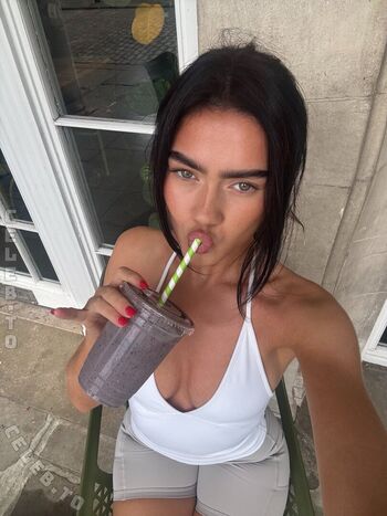 Roxanarosuu page leaked private photo uncensored HD quality
