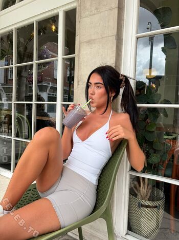 Roxanarosuu page leaked private photo uncensored HD quality