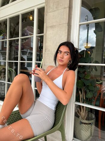 Roxanarosuu page leaked private photo uncensored HD quality